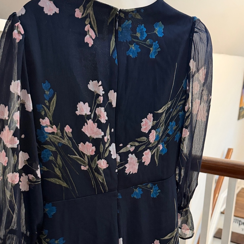Dkny V-Neck Dress - Size 8 View 4